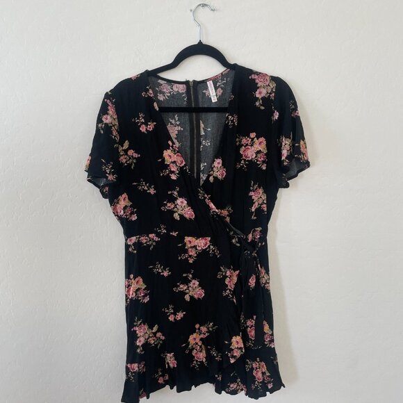 ⭐️ V Neck Floral Flutter Picnic Summer Boho Bohemian Classy Hippie Mini Dress - Picture 5 of 5